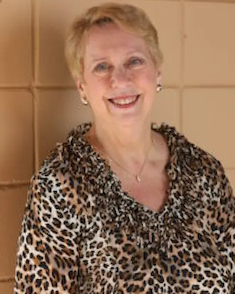 Linda Gilden and Linda Goldfarb